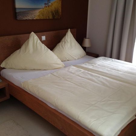 Ostsee Lodges Mit Wellnessbereich Timmendorfer Strand Buitenkant foto